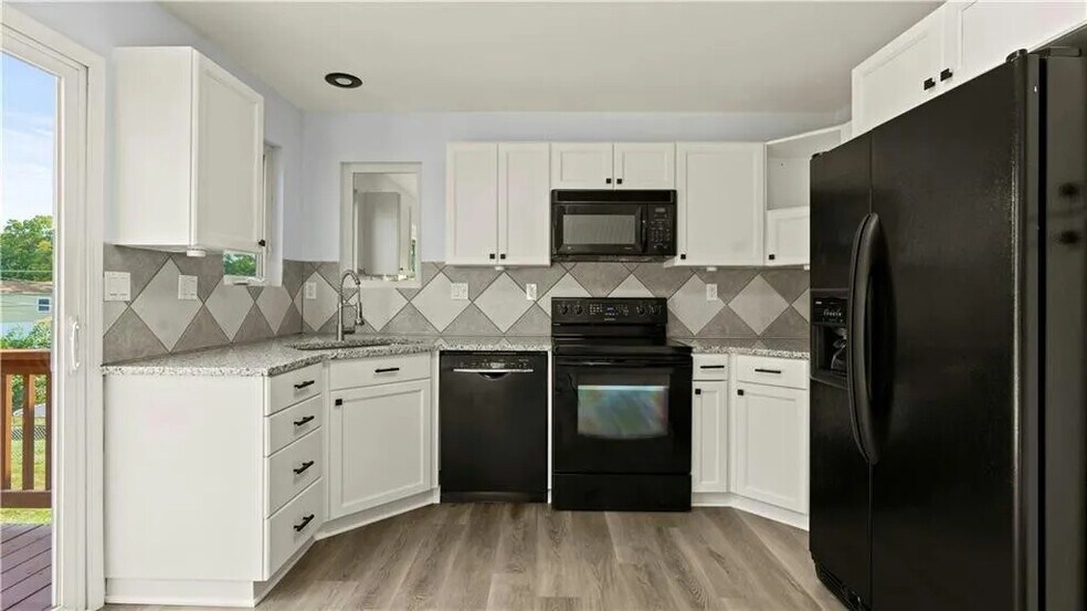 Building Photo - 16400 E 17th St S