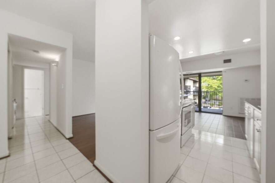 Building Photo - 2255 Castle Rock Square