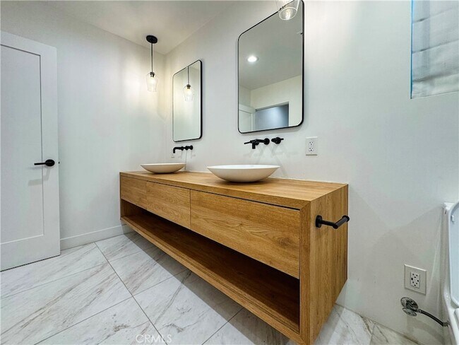 Building Photo - 22539 Dolorosa St