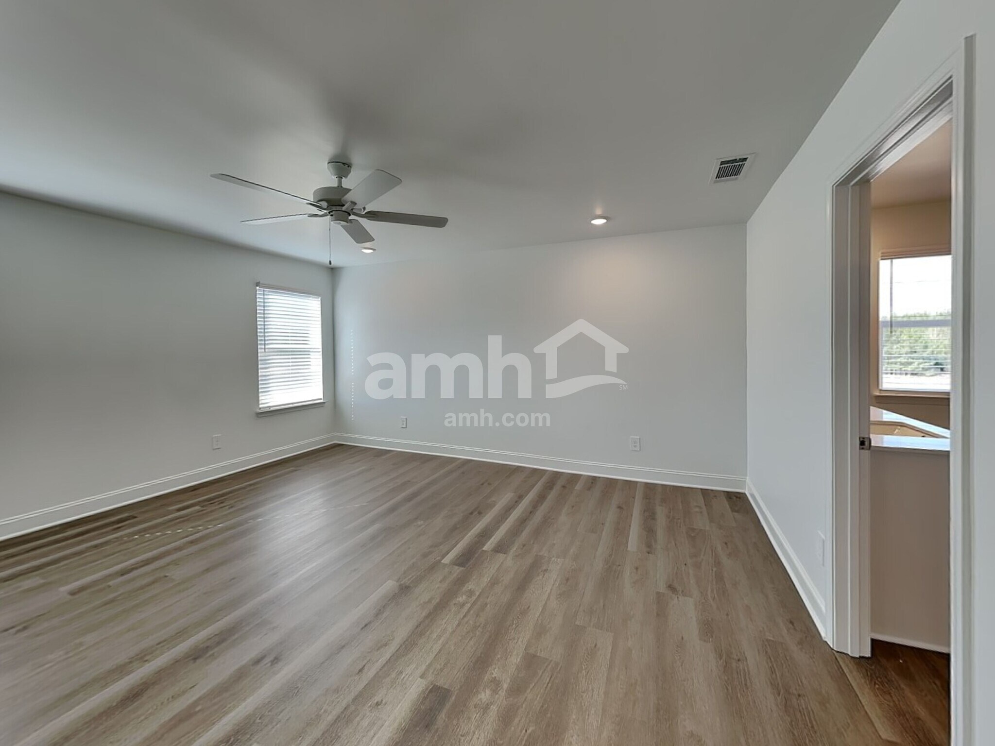 Building Photo - 100 Punderson Dr