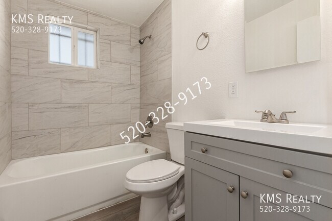 Building Photo - 262 N Melwood Ave