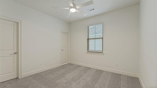 Building Photo - 4402 W Bronco Dr