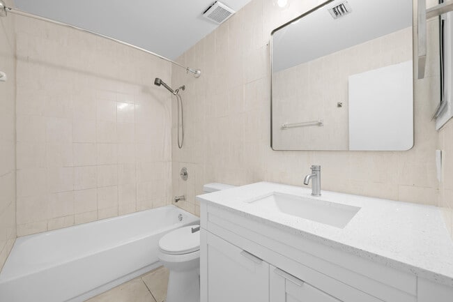 Building Photo - 3281 E Golf Blvd