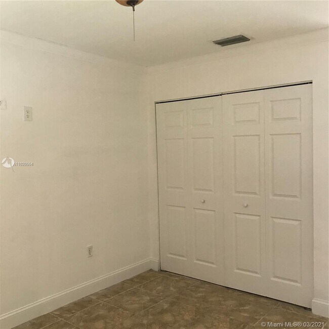 Building Photo - 10564 NW 8th Ln