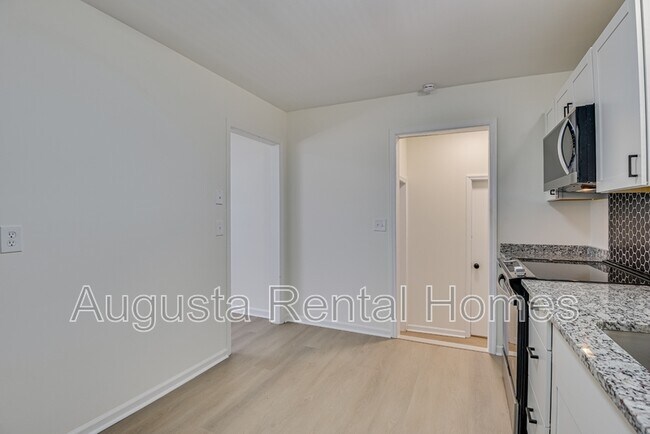 Building Photo - 2618 Providence Ct