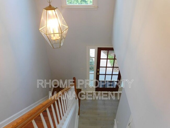 Building Photo - 9050 Brockham Way