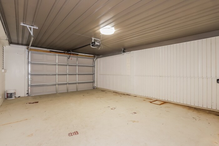Building Photo - 3950 Bougainville Dr