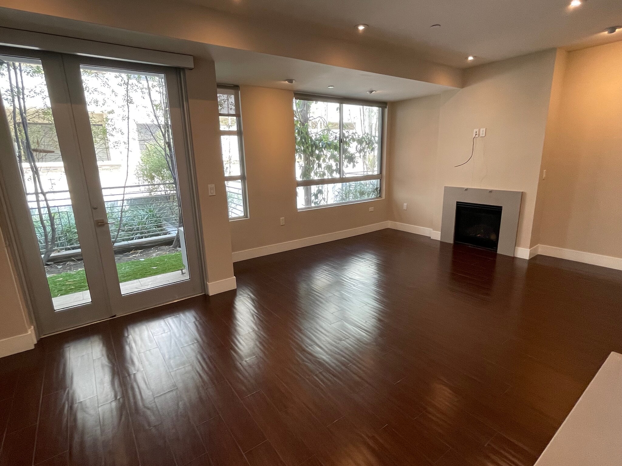 Building Photo - 1666 Greenfield Ave