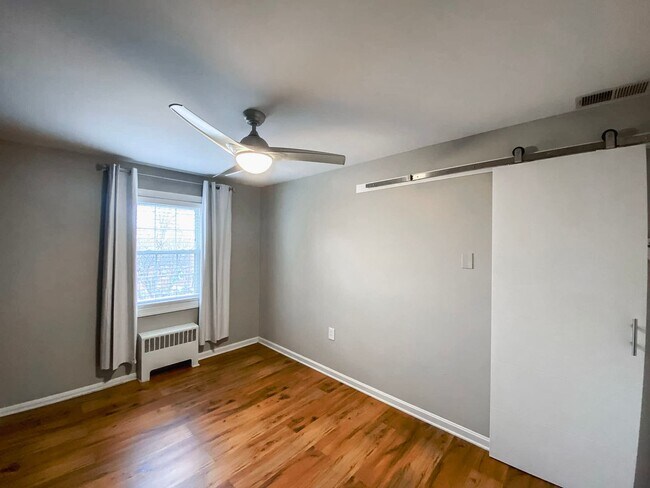 Building Photo - Charming 3 Bedroom, 2 Bath Home in Welcoming Warwick Village