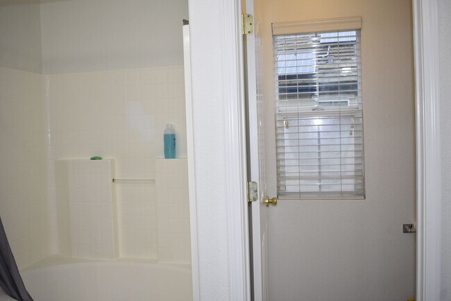 Building Photo - 4931 Trouville Ln