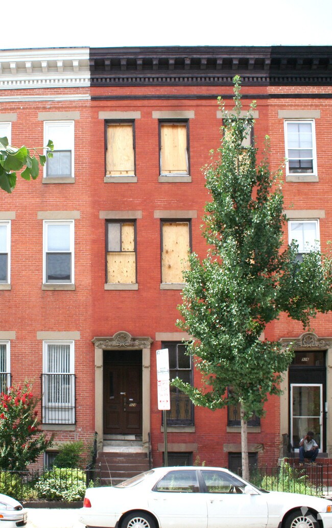 Building Photo - 924 N Calvert St