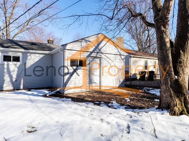 Building Photo - Shelby Township Ranch For Rent!!! HALF OFF...