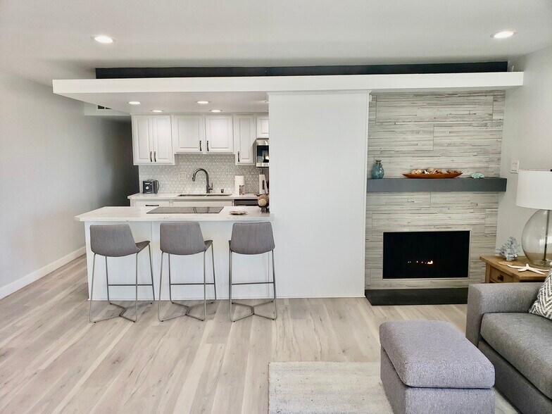 Building Photo - 72 The Strand