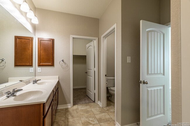 Building Photo - 682 Pond Springs