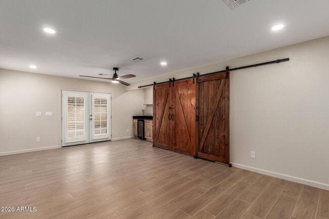 Building Photo - 1628 E Del Rio Dr