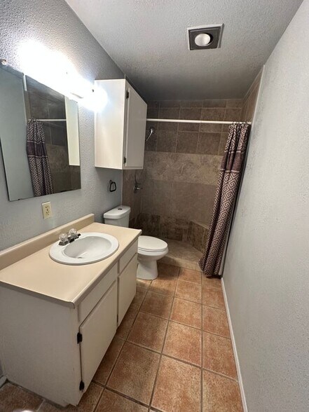 Building Photo - 5718 Jones Falls Dr