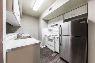 Building Photo - The Colony