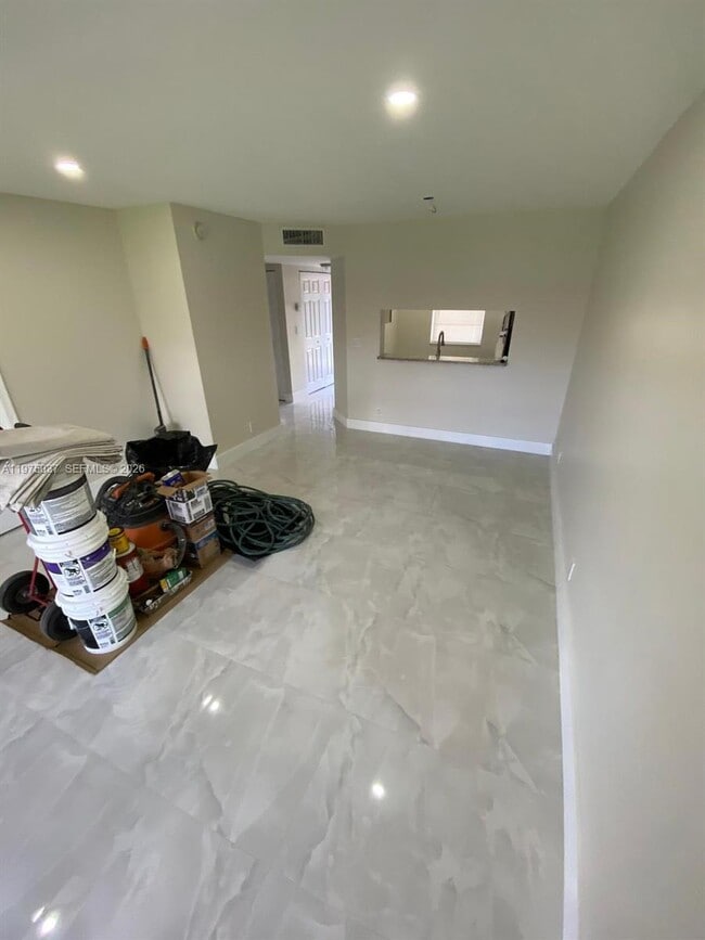 Building Photo - 8830 Royal Palm Blvd