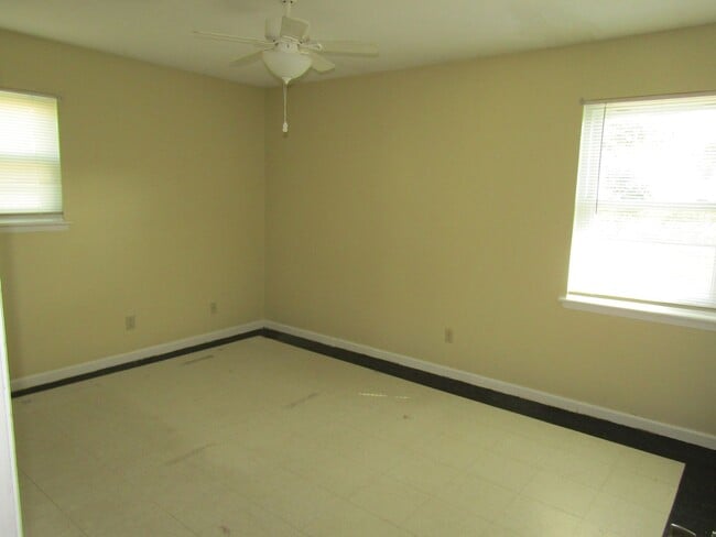 Building Photo - 608 Palmetto St