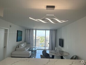 Building Photo - 2030 S Ocean Dr