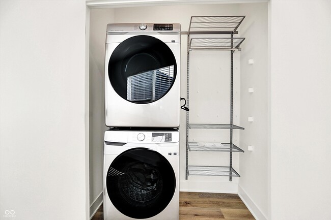 Building Photo - 1303 Deloss St