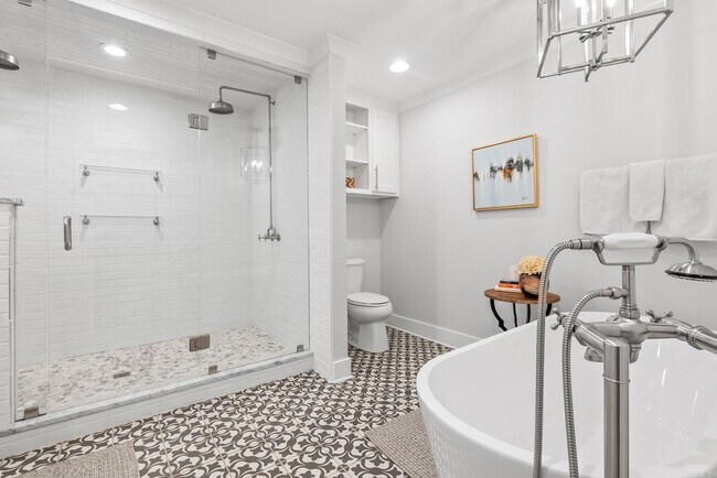 Building Photo - 1628 Pine Valley Rd