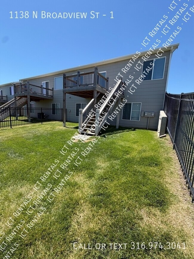 Building Photo - 1138 N Broadview St