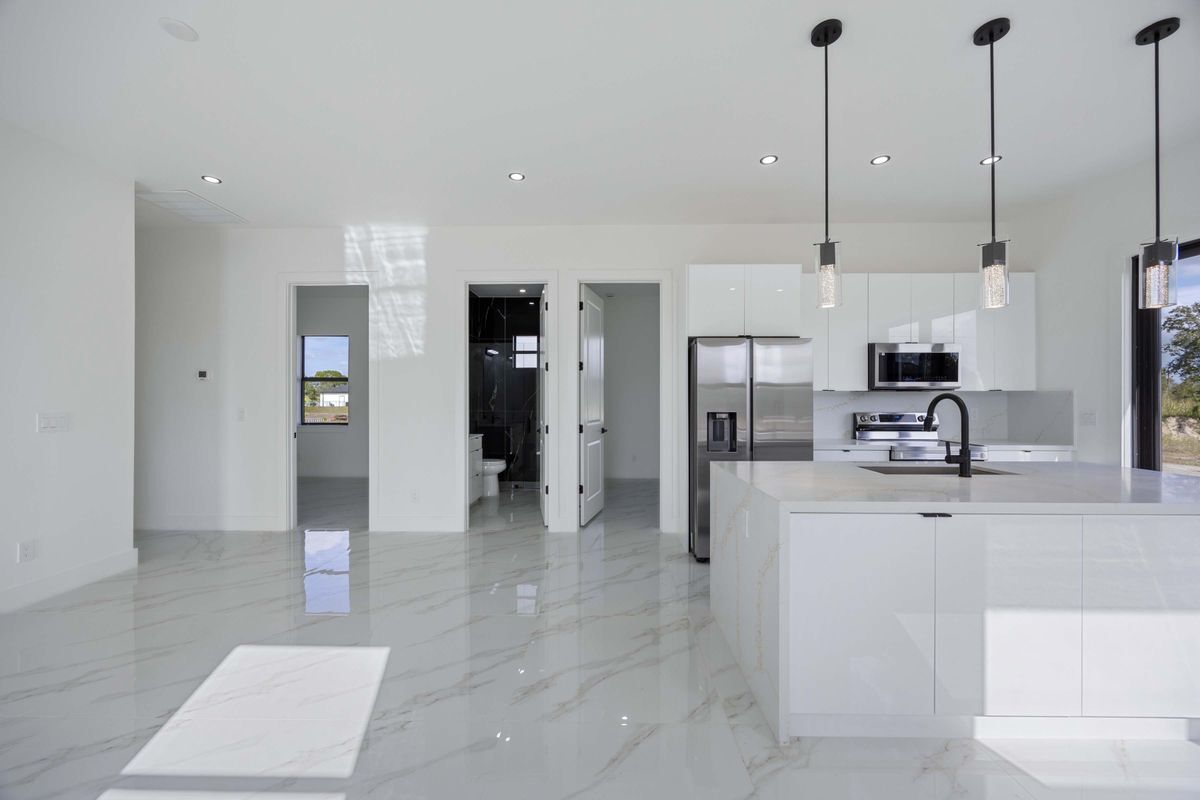 Building Photo - 1053 Marine Ave S