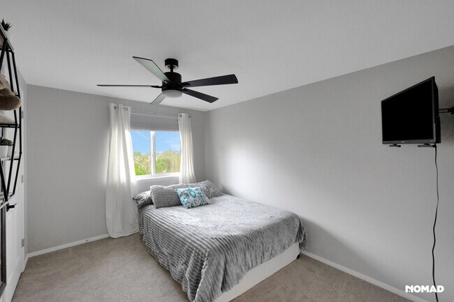 Building Photo - Spacious 4BR House in Aurora