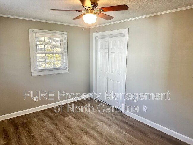 Building Photo - 504A Moore Dr