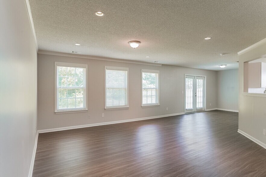 Building Photo - 6726 Brookfield Way