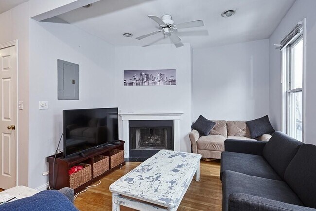 Primary Photo - 86 W 3rd St