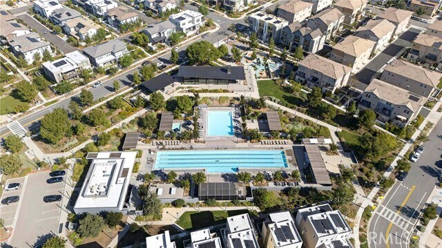 Building Photo - 346 Chorus