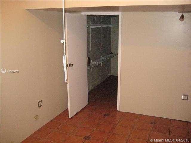 Building Photo - 334 Velarde Ave