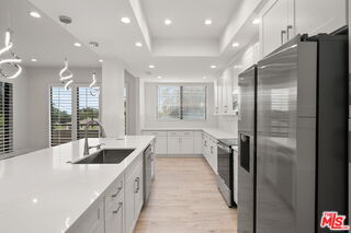 Building Photo - 1880 Veteran Ave