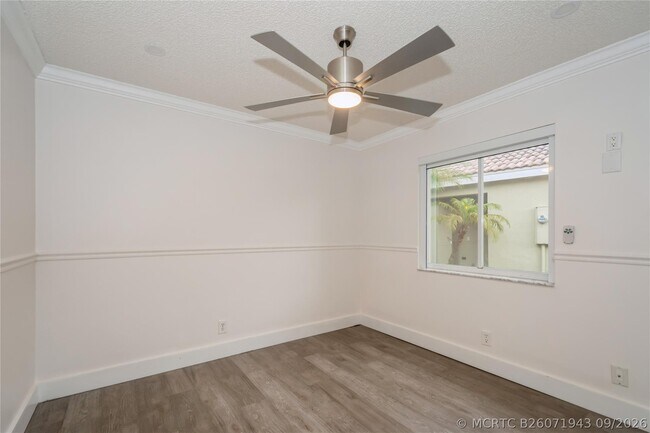 Building Photo - 4367 Dogwood Cir