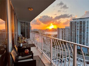 Building Photo - 7601 E Treasure Dr