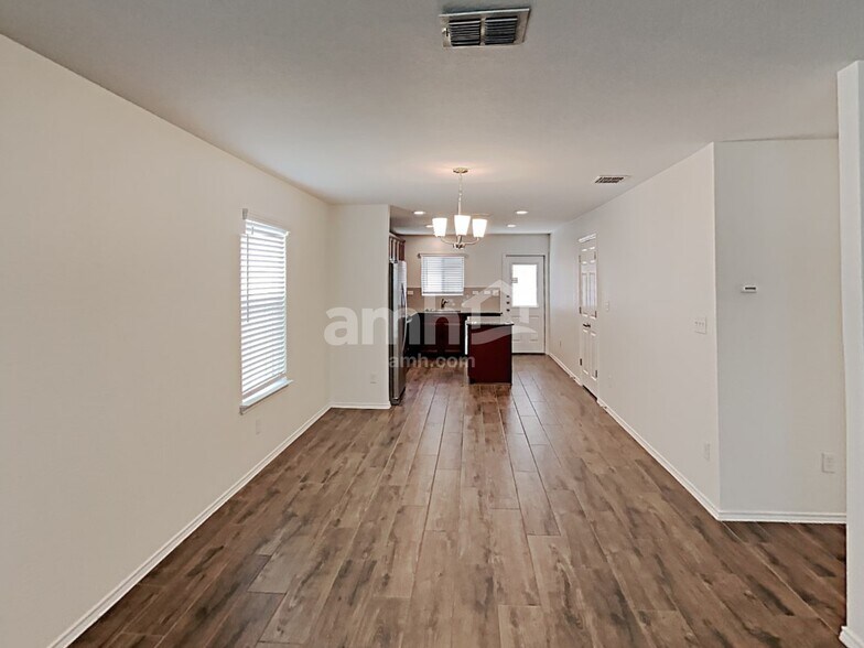 Building Photo - 213 Texas Thistle