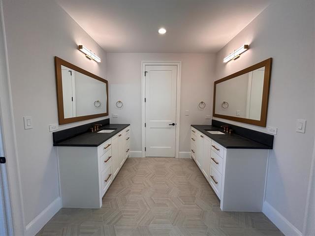 Building Photo - 2959 Sunset Blvd