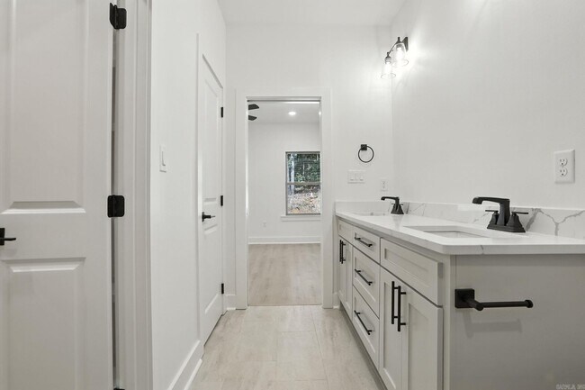 Building Photo - 13419 Teton Dr