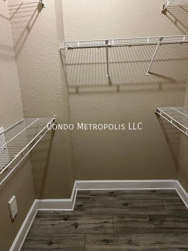 Building Photo - 304 E South St