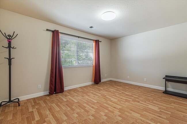 Building Photo - 755 Enright Ave