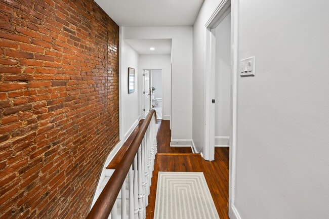 Building Photo - 2207 Lombard St