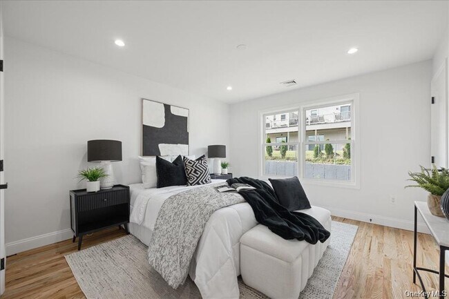 Building Photo - 89 Thurton Pl