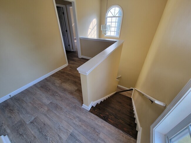 Building Photo - 6071 Grovegate Ln