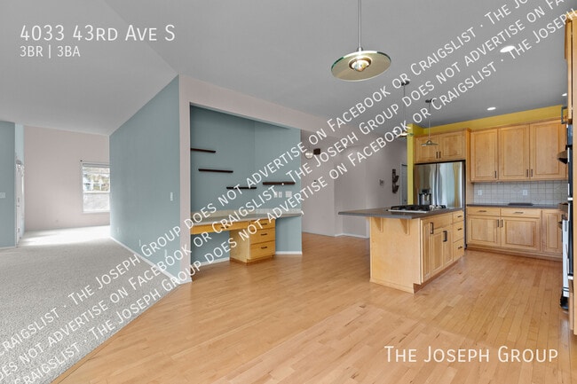 Building Photo - 4033 43rd Ave S