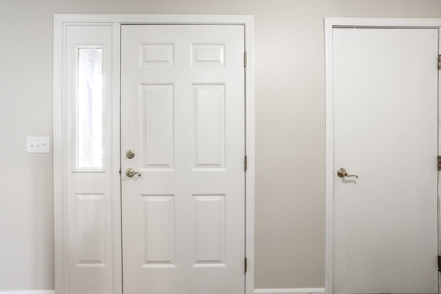 Building Photo - 6130 Bethesda Way