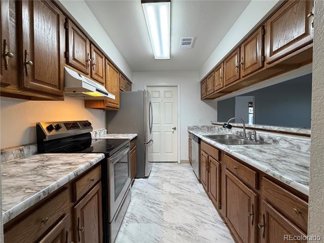 Building Photo - 12043 W Cross Dr