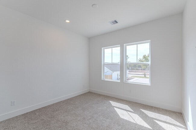 Building Photo - 7628 Inwood Hls Ln