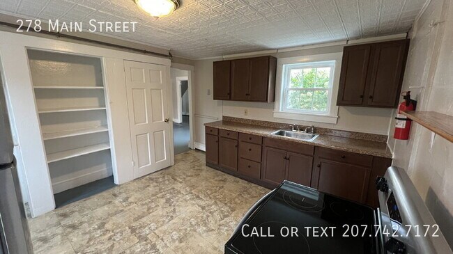 Building Photo - 278 Main St